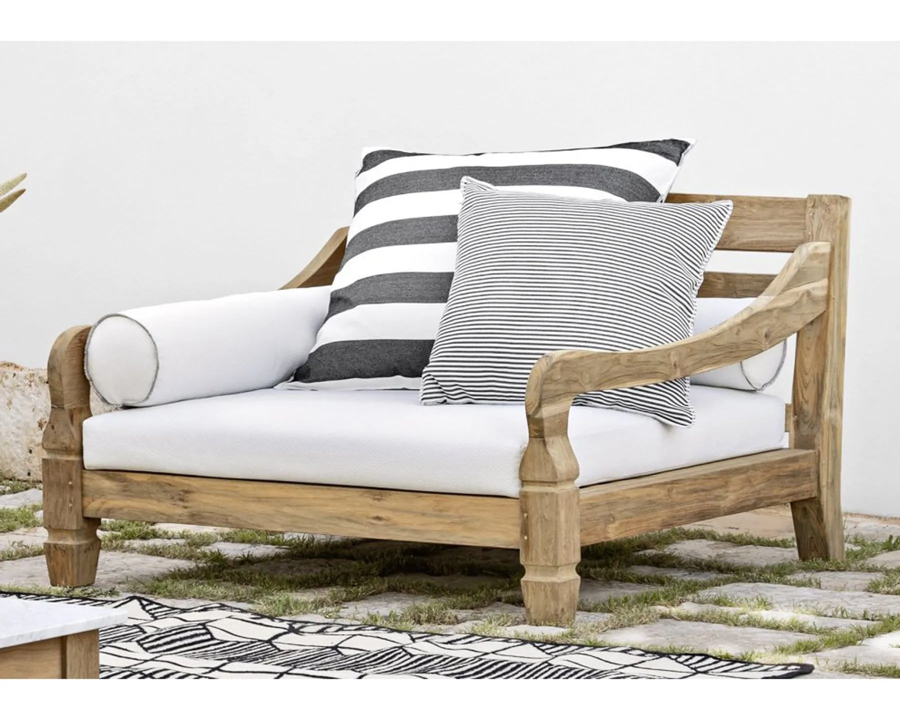 Jeko 01 Outdoor Loveseat